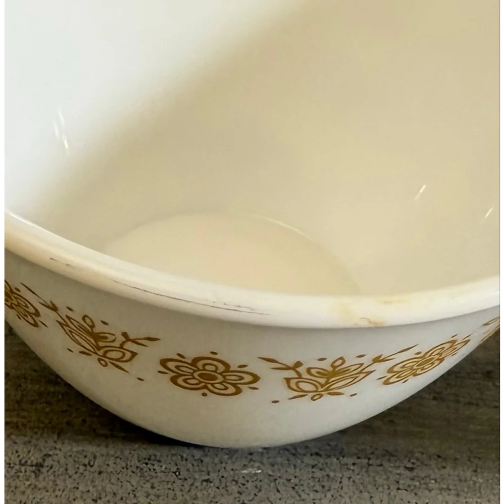 Set of 5 vintage Corelle Butterfly Gold flat cups hook handles by Corning